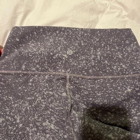Lululemon Gray Patterned capri Leggings - Picture 5 of 6